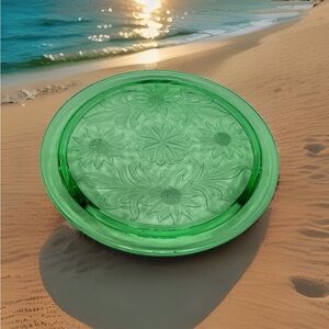 1930s Vtg Jeanette Green Depression GLOW Glass Sunflower Footed Cake Plate 10"